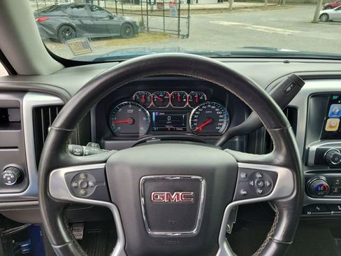 Used 2018 GMC Sierra 1500 SLE w/ SLE Value Package image 16