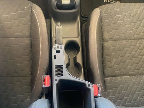 Used 2021 Nissan Kicks S FWD image 17