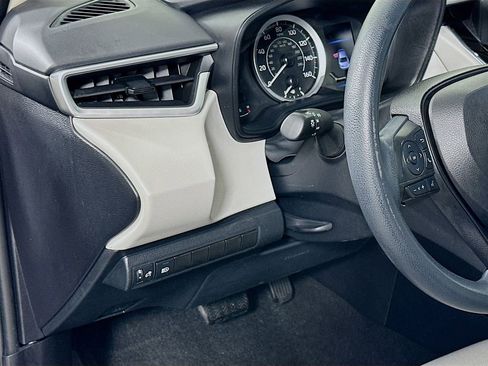 Used 2022 Toyota Corolla LE image 10