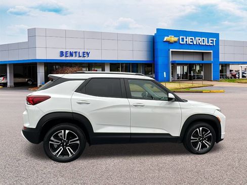 Used 2023 Chevrolet TrailBlazer LT w/ Convenience Package image 6