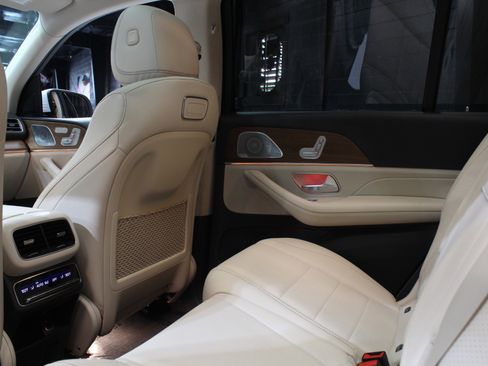 Used 2020 Mercedes-Benz GLS 450 4MATIC image 43