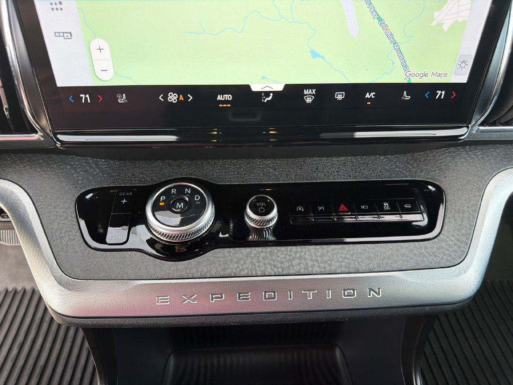 Used 2025 Ford Expedition Tremor AWD/4WD image 32
