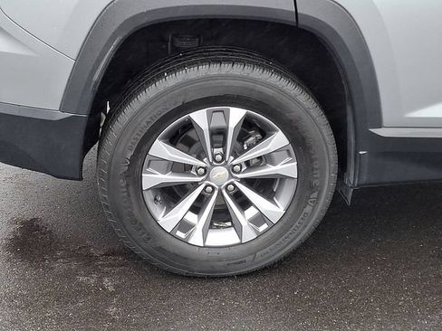 Used 2026 Chevrolet Equinox LT FWD image 25