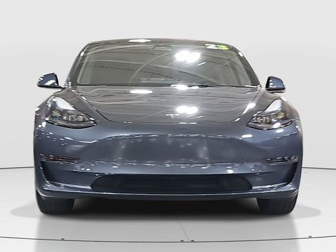 Used 2023 Tesla Model 3 Standard Range image 2