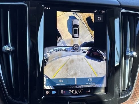 Used 2024 Volvo XC60 B5 Plus image 33