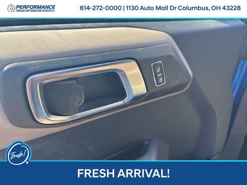 Used 2023 Ford Bronco Wildtrak image 17