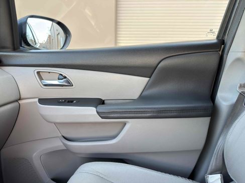 Used 2016 Honda Odyssey EX-L image 43