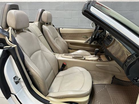 Used 2007 BMW Z4 3.0i RWD image 11