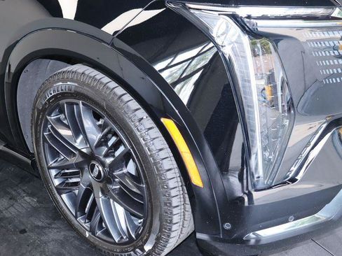 Certified 2025 Cadillac Escalade IQ Sport 2 w/ LPO, ONYX Package AWD/4WD image 14