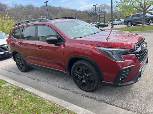 Used 2024 Subaru Ascent Onyx Edition image 3