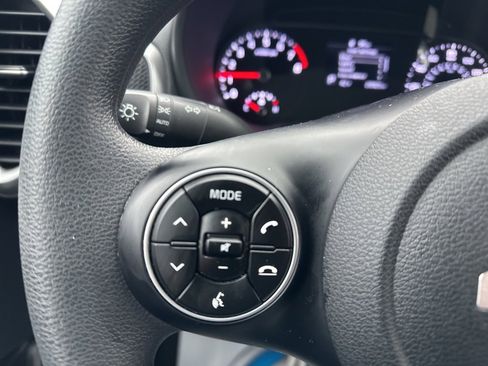 Used 2022 Kia Soul LX image 28