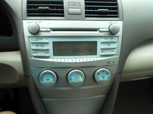 Used 2008 Toyota Camry LE FWD image 15