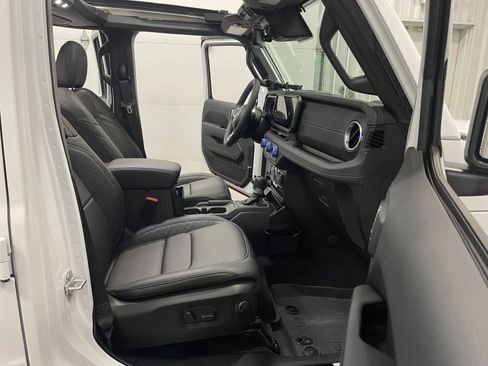 Used 2024 Jeep Wrangler High Altitude AWD/4WD image 45