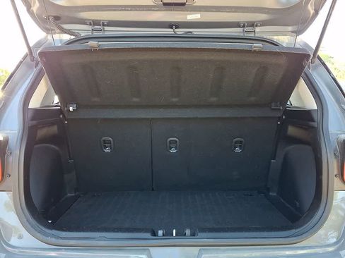 Used 2021 Hyundai Venue SEL FWD image 28