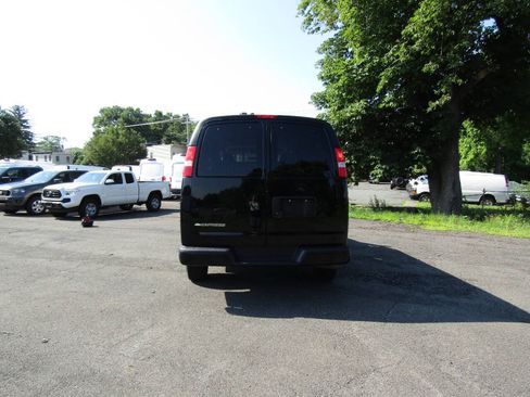 Used 2018 Chevrolet Express 2500 LS RWD image 5