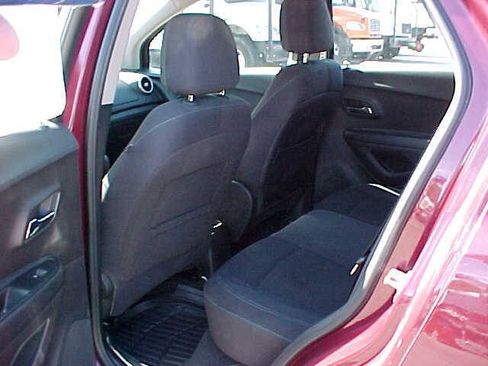 Used 2016 Chevrolet Trax LS w/ LPO, Protection Package AWD/4WD image 16