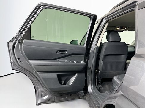 Used 2025 Nissan Pathfinder SV image 25