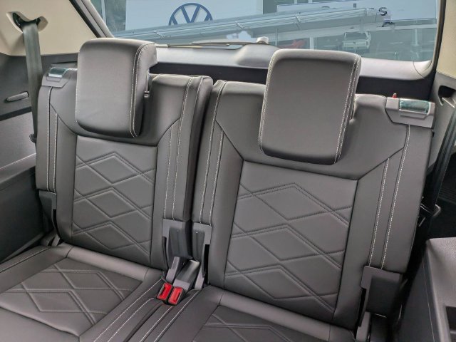 New 2026 Volkswagen Atlas SE FWD image 14