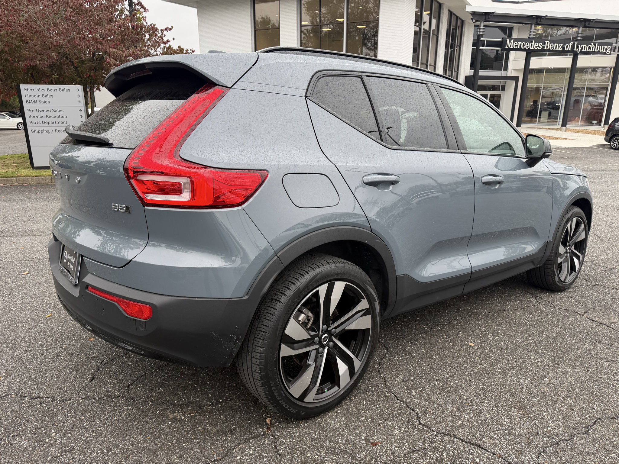Used 2023 Volvo XC40 B5 Plus w/ Climate Package AWD/4WD image 7