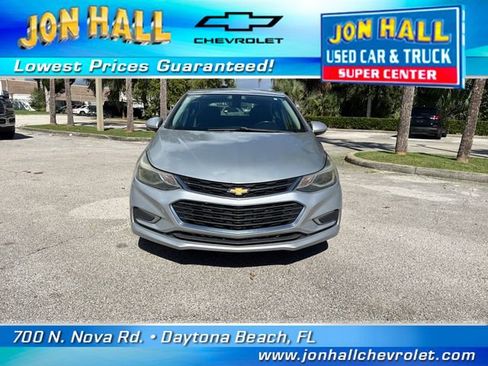 Used 2018 Chevrolet Cruze Premier FWD image 16