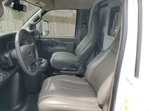 Used 2024 Chevrolet Express 3500 w/ Power Convenience Package RWD image 18