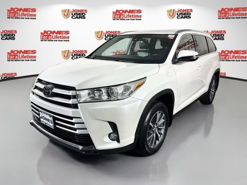 Certified 2019 Toyota Highlander XLE AWD/4WD image 15