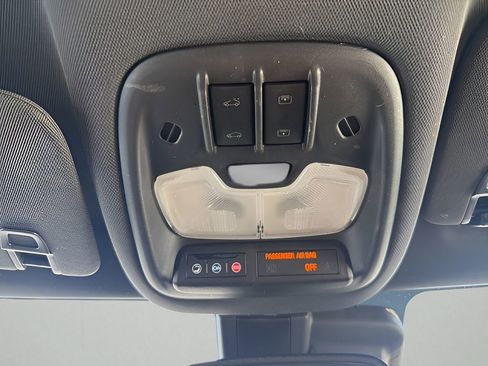 Used 2023 Chevrolet TrailBlazer RS w/ Sun and Liftgate Package image 28