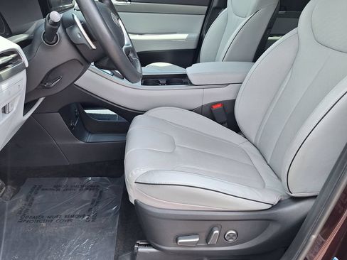 Certified 2024 Hyundai Palisade SEL w/ Premium Package AWD/4WD image 11