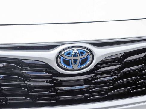 Certified 2024 Toyota Highlander XLE AWD/4WD image 13