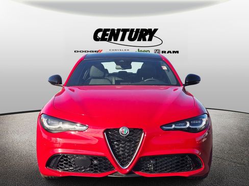 Used 2024 Alfa Romeo Giulia Ti image 9