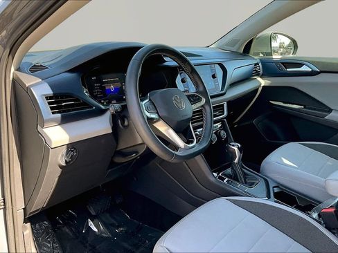 Used 2023 Volkswagen Taos SE w/ Panoramic Sunroof Package FWD image 18