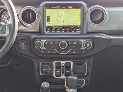 Used 2022 Jeep Wrangler Unlimited Sahara w/ Cold Weather Group AWD/4WD image 14