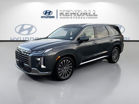 Used 2025 Hyundai Palisade Calligraphy FWD image 3