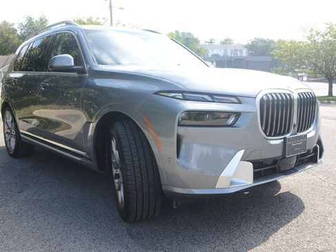Used 2025 BMW X7 xDrive40i AWD/4WD image 10