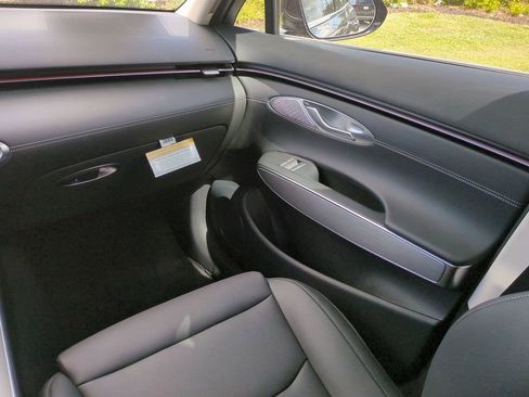 New 2026 Genesis GV70 2.5T Select image 16