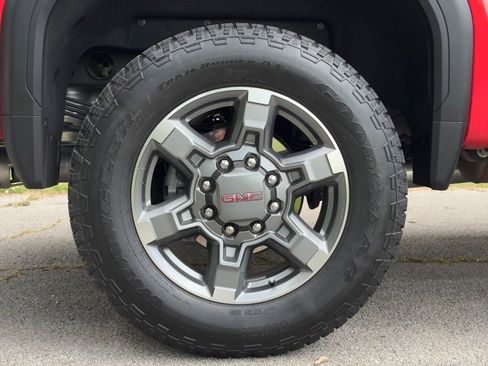 Used 2025 GMC Sierra 2500 SLE AWD/4WD image 30