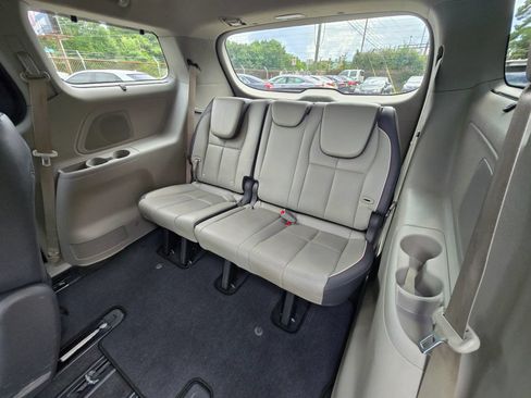 Used 2015 Kia Sedona EX w/ EX Premium Plus Package FWD image 9