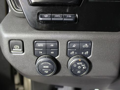 Used 2023 Chevrolet Silverado 1500 ZR2 w/ Technology Package AWD/4WD image 16