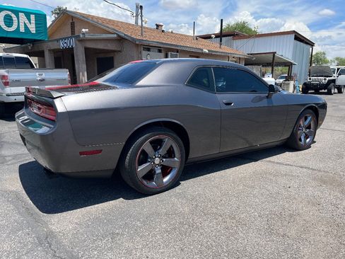 Used 2014 Dodge Challenger SXT RWD image 4