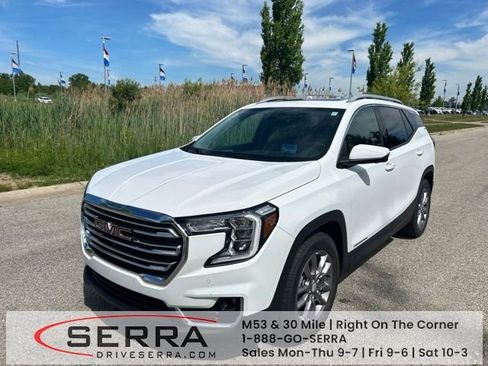Used 2022 GMC Terrain SLT w/ Tech Package FWD image 1