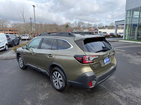 Used 2020 Subaru Outback Premium image 8