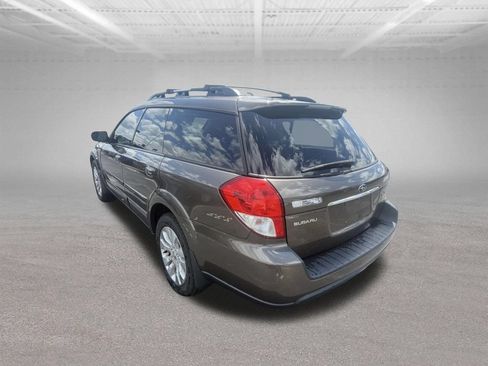 Used 2009 Subaru Outback 2.5i Limited AWD/4WD image 6