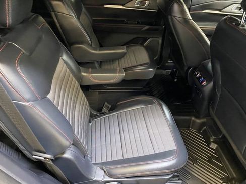 Used 2025 Ford Explorer ST-Line AWD/4WD image 28