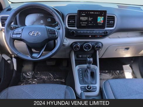 Used 2024 Hyundai Venue Limited image 13