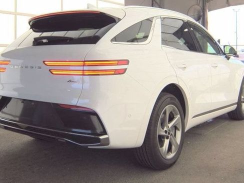 Used 2026 Genesis GV70 2.5T Advanced AWD/4WD image 2