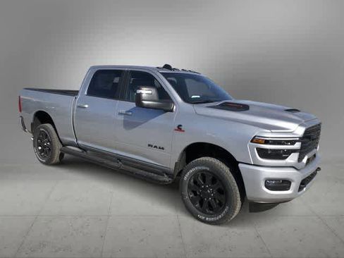 New 2026 RAM 2500 Laramie AWD/4WD image 8