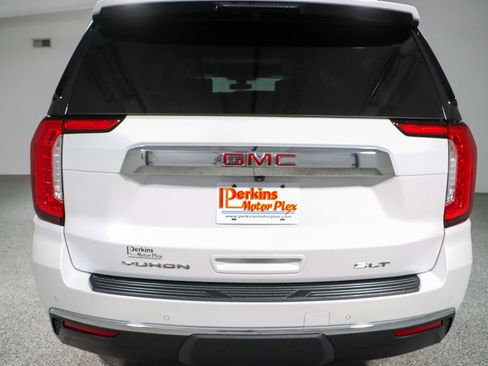 Used 2021 GMC Yukon XL SLT w/ SLT Luxury Plus Package image 8