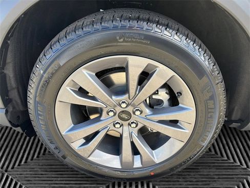 New 2025 Ford Explorer Active w/ Active Comfort Package image 14