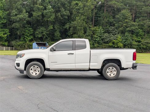 Used 2020 Chevrolet Colorado W/T w/ WT Convenience Package RWD image 2