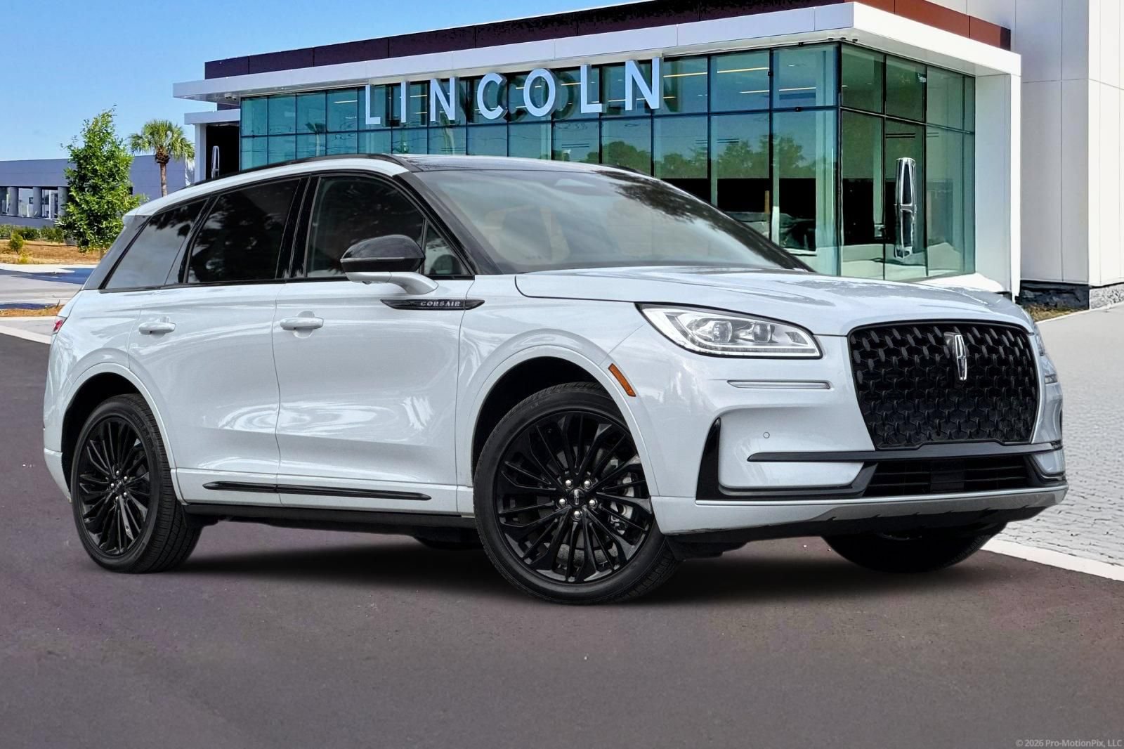 Certified 2025 Lincoln Corsair Grand Touring w/ Equipment Group 302A AWD/4WD image 2